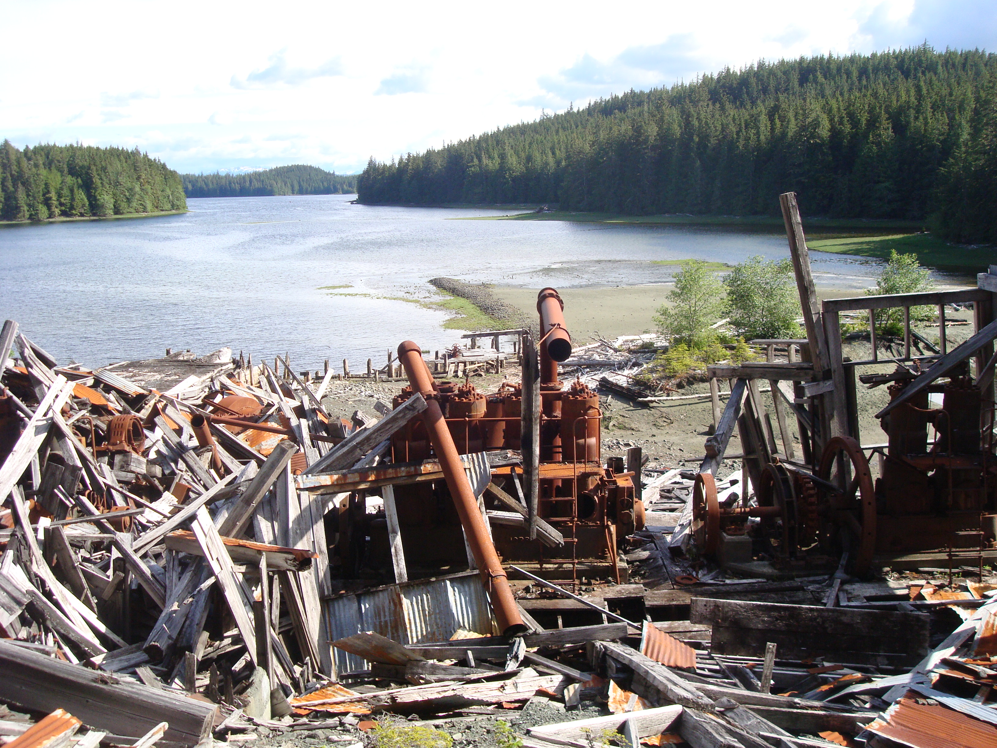 Decorative Header Image 3 - solid waste near the Salt Chuck Mine superfund site