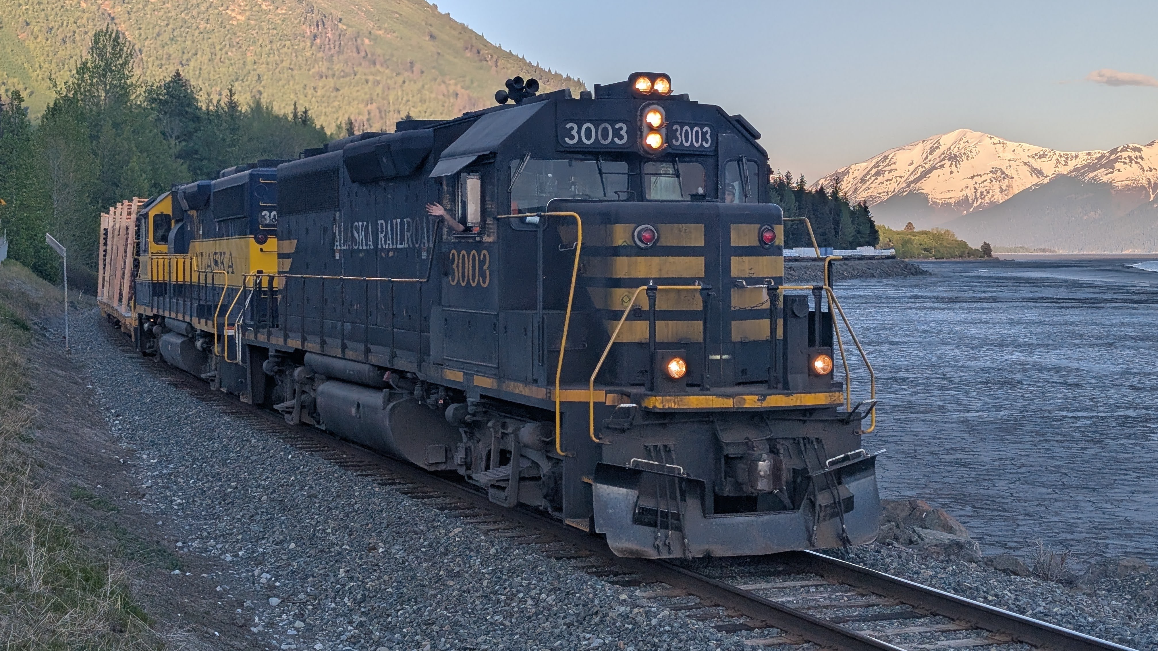 Train along Turnagain Arm