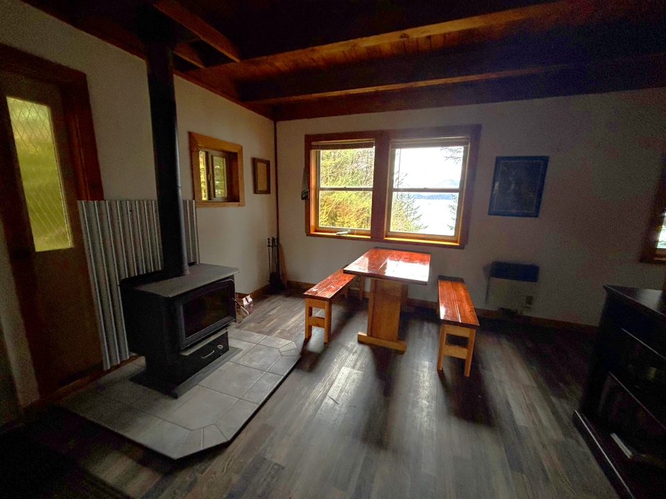Monashka Cabin interior 2